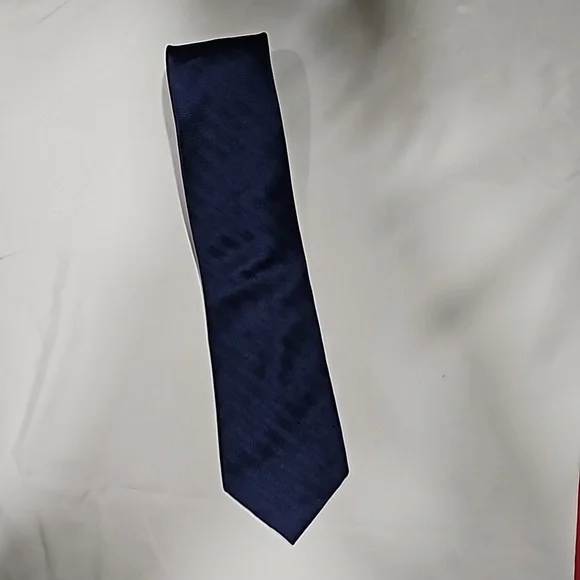Chaps Men's Navy Blue Necktie 👔 - Picture 7 of 7